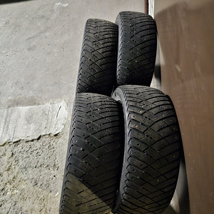 215/55/R17 Talve rehv.Good Year. 6mm (4 foto / 4)