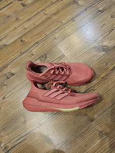 Naiste tossud ADIDAS!Suurus 41.5! (2 foto / 3)