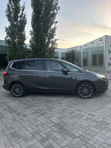 Opel zafira tourer (8 foto / 15)