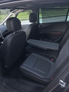Opel zafira tourer (13 foto / 15)