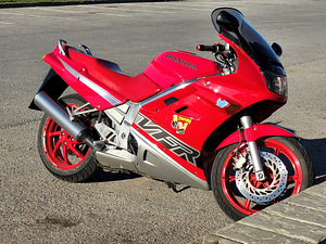 Honda VFR 750 93a. 72kW 49000 km (6 foto / 6)
