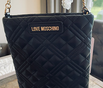 Стеганая сумка-клатч новая Love Moschino