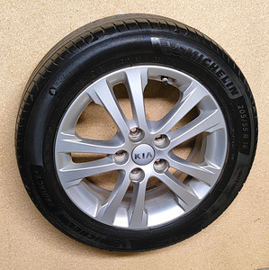 Оригинальные диски Kia R16 (2 фото из 6)