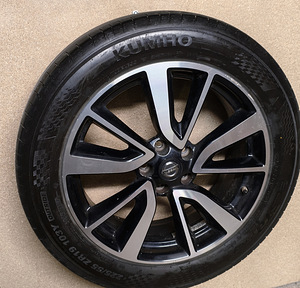 Nissan original veljed R19 (4 foto / 6)