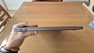 MacBook Pro 15" (2018) (3 фото из 10)