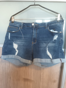 Джинсовые шорты 48 размера женские (1 фото из 3)