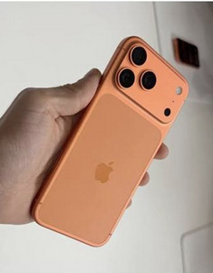 iPhone 17 pro max 256 Gb Cosmic Orange (2 foto / 3)
