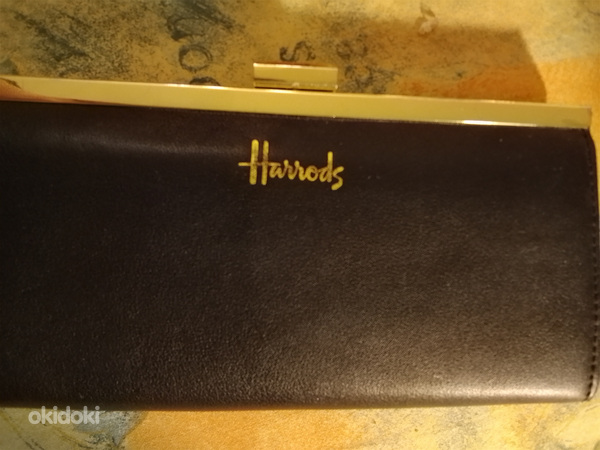 HARROD MUSTA NAHKALOMPAKKO