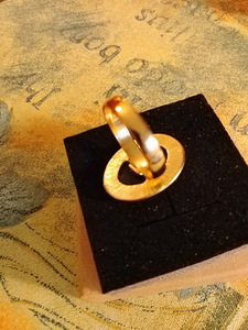 CAMEE SORMUS KULLATTUA MESSINKIÄ (3 valokuva sivusta 3)