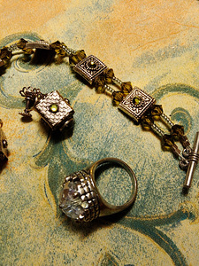 KORUSETTI JADEN VIHREÄT KRISTALLI LASIHELMILLÄ (3 valokuva sivusta 3)