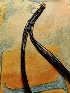 CAMEE KAULAKORU NAUHOILLA (2 valokuva sivusta 2)