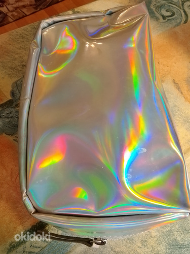 NEON VÄREISSÄ HEHKUVA MEIKKI LAUKKU MUOVIA