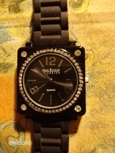 JOAN RIVER RANNEKELLO MUSTA RANNEKE