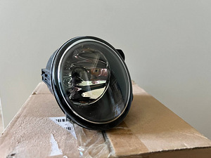 Uus BMW vasak udutuli (M-pakett) – Originaal (1 foto / 4)