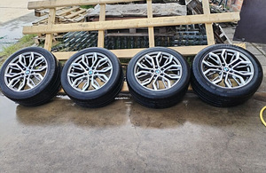 600 EUR / kompl (150 EUR / tk) 255/50R19 BMW BMW X5 E70 BMW (1 foto / 4)