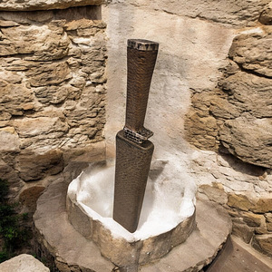 Hand-Forged Brutalist Survival Knife- 80CrV2 Steel- Rustic g (4 foto / 10)