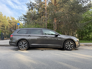 Volkswagen Passat BlueMotion 1.6 R4 TDI 88Kw (3 foto / 12)