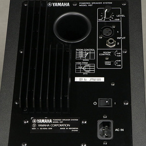 Студийные мониторы Yamaha HS7 (пара) (4 фото из 4)