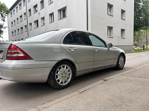 Mercedes c200 (9 foto / 9)