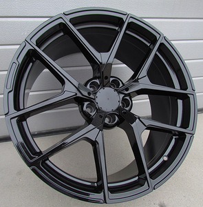 R18x8.5  5X112  ET  35  66.6  XE137  (BY1225)  Black (BL)  For MER  (K3)  ((GB)) (1 foto / 1)