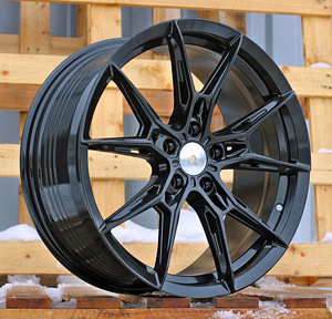 R18x8  5X108  ET  40  67.1  FBX425  Black (BL)  For RACIN  (Z7)  (HYBRID FORGED) (1 foto / 1)