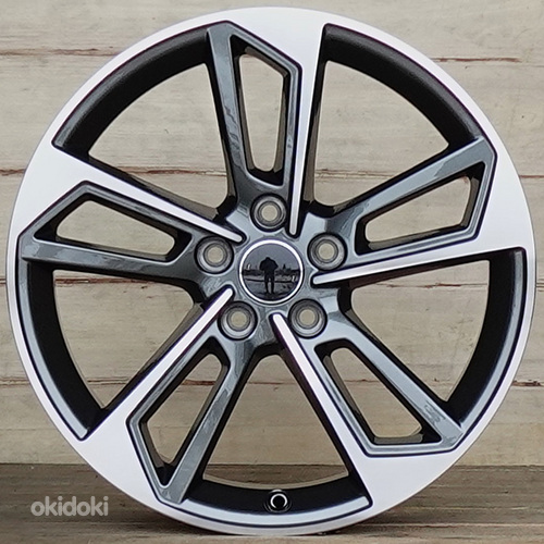 R18 AUDI VW SEAT SKODA MB AMZ HP822D Gray polished 18x8 5x112