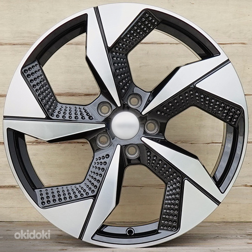 R18 AMZ 5637 Black polished with powder coating 18x7.5 5x112