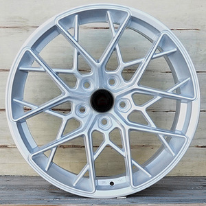 R18 AMZ 1256X Silver 18x8 5x108 (1 foto / 1)