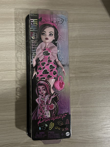 New Doll Monster High Draculaura (1 foto / 4)
