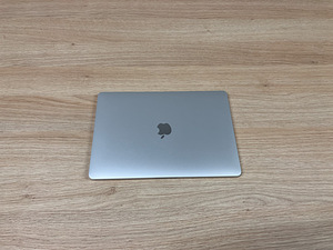 MacBook Pro 13 M2 2022 8GB 256GB (3 foto / 7)