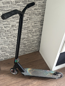 Трюковой самокат STRIKER STUNT SCOOTER (1 фото из 4)