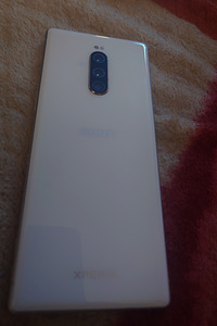 Телефон Sony Xperia 1 (J9110), 128Гб, Dual SIM,белый (1 фото из 3)