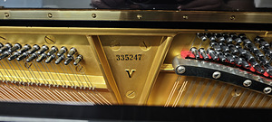 Pianiino Steinway & Sons V 125 (4 foto / 6)