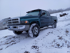 Dodge ram 1500 4x4 (1 foto / 8)