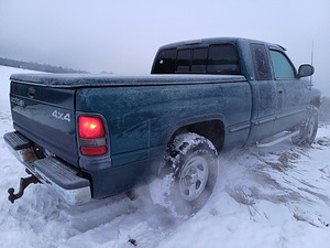 Dodge ram 1500 4x4 (5 foto / 8)
