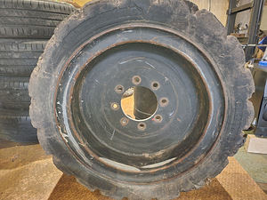 Tugev Rehv Bobcat, JCB (4 foto / 6)