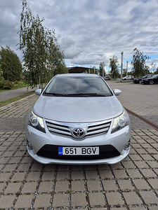 Toyota Avensis 2012 LPG BI XENON (2 foto / 10)