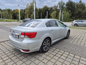 Toyota Avensis 2012 LPG BI XENON (7 foto / 10)