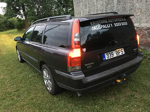 VOLVO V70 2.4 D5 Manuaal 120kw (3 foto / 8)