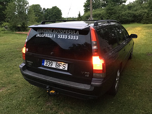 VOLVO V70 2.4 D5 Manuaal 120kw (4 foto / 8)