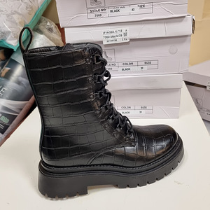 Ilusad saapad :) Olemas 38x2, 39x2, 40x2 (1 foto / 1)