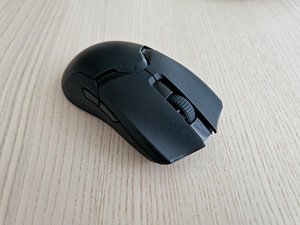 Razer Viper Ultimate + док-станция (2 фото из 5)