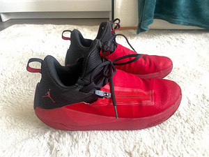 Air Jordanid 42,5 suurus (2 foto / 4)