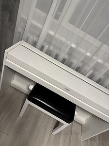 Müüa valge digiklaver Yamaha Arius YDP-S52 + klaveripink (1 foto / 3)