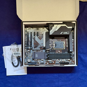 Материнская плата Gigabyte Z790UD (1 фото из 3)