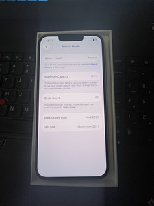 iPhone 16e 128gb white (2 foto / 3)