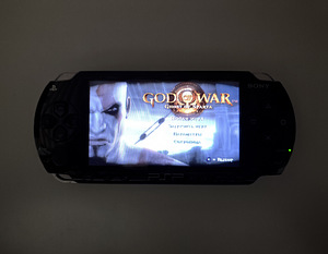 PSP 1000 must + mängud (2 foto / 7)