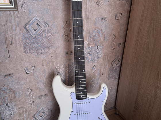 Electric guitar