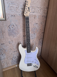 Electric guitar (1 foto / 3)