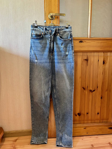 Naiste sinised H&M teksad, suurus 34, suurepärases seisukorras.